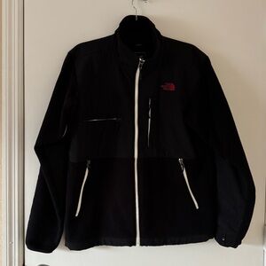 The North Face Denali Jacket
Polartec Fleece Black Full
White Zip Mens Medium
